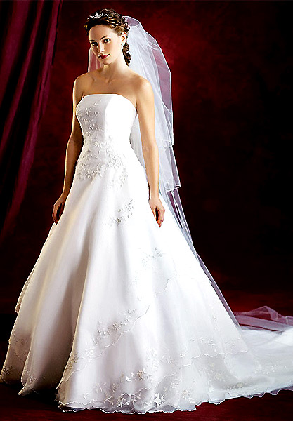 Wedding dress for shorter and curvier women